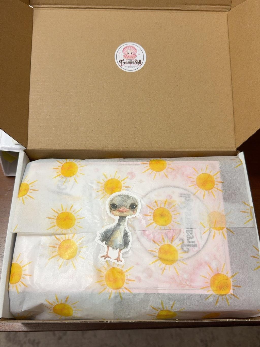 KIDS' MYSTERY GIFT BOX